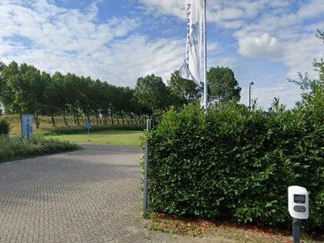 Bedrijfspand te huur in Beverwijk, Noord Holland