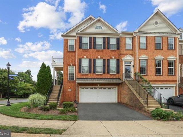 Townhouse for sale in Virginia