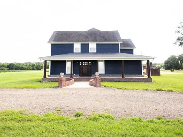 House for sale in Aberdeen, Mississippi