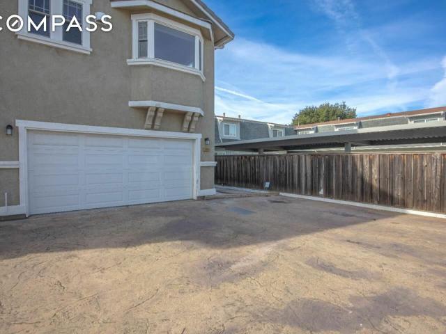 Townhouse for sale in Castro Valley