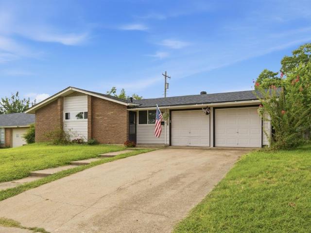 House for sale in Irving, Dallas County