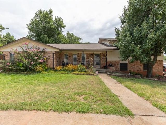 House for sale in Mustang, Oklahoma
