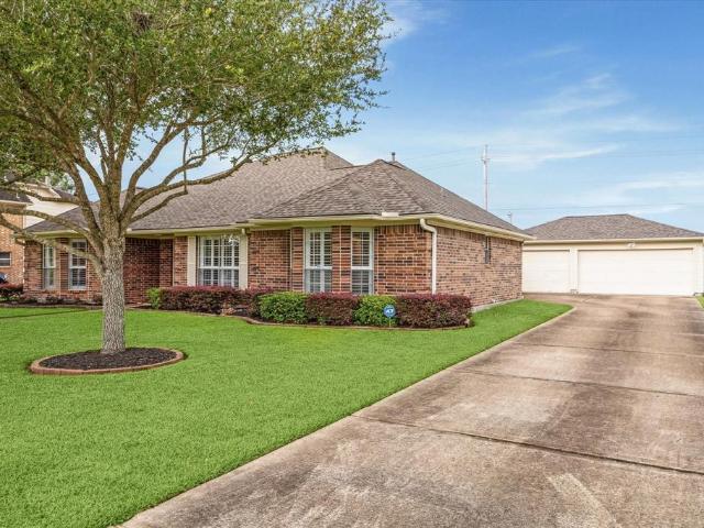 House for sale in Friendswood