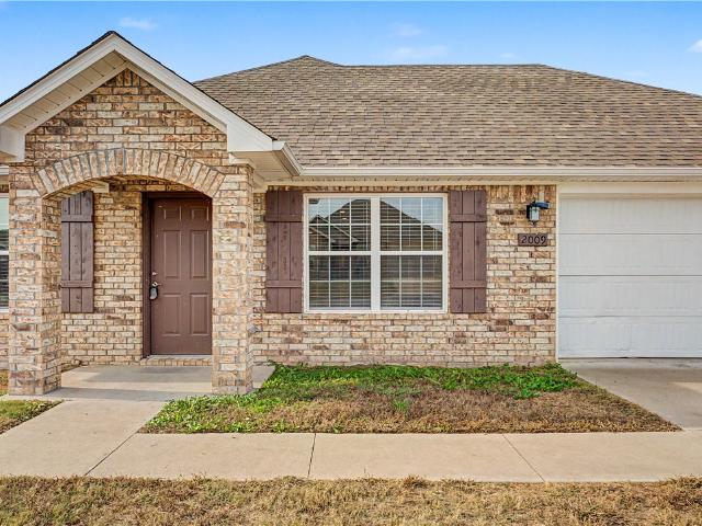 House for sale in Gentry, Benton County