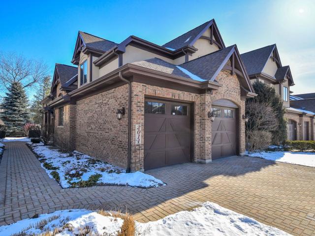 Townhouse for sale in Wheaton, Illinois