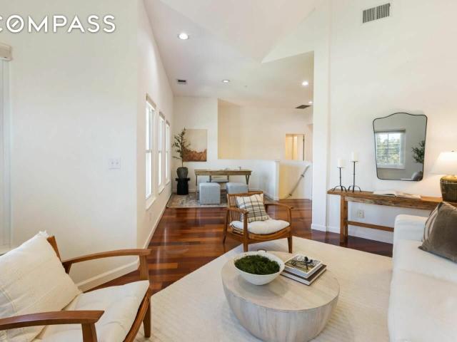 Townhouse for sale in Mountain View