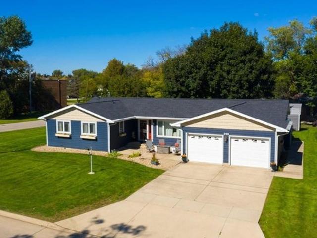 House for sale in Clear Lake, Cerro Gordo County