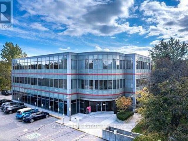 Commercial for rent in Mississauga, Ontario