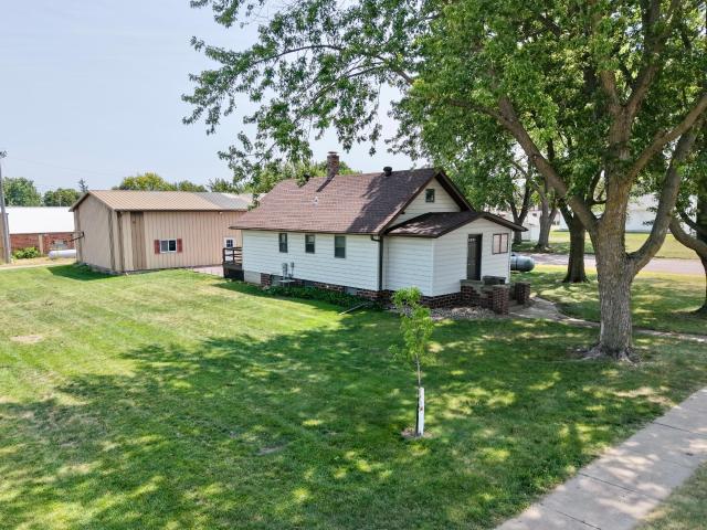 House for sale in Darfur, Minnesota