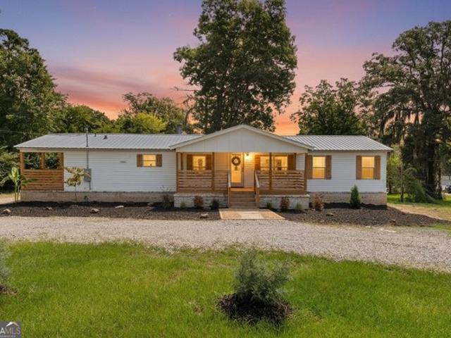 House for sale in Bonaire, Georgia