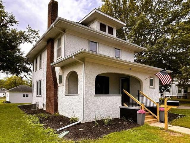 House for sale in Charles City, Iowa