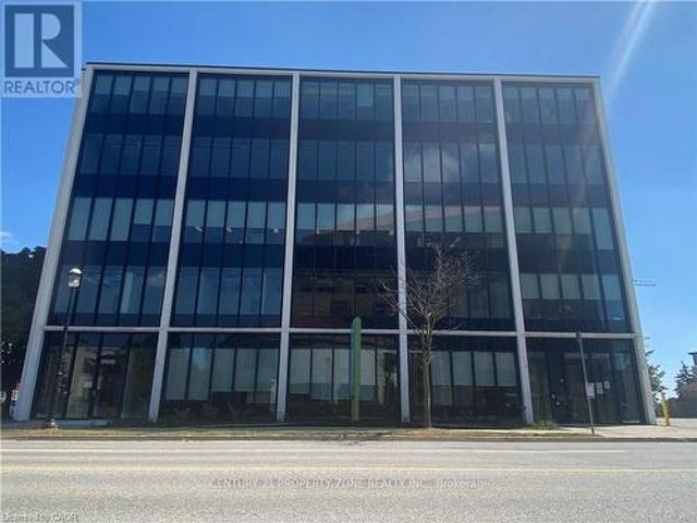 Commercial for rent in Kitchener, Ontario