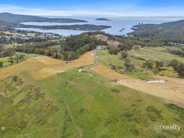 Cottage for sale in Nubeena, Tasmania