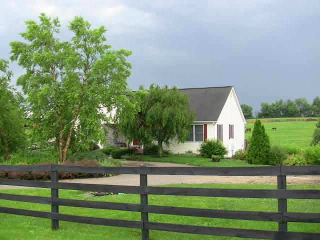 House for sale in Mortonsville, Versailles