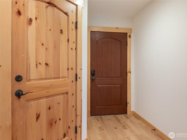 Condo for sale in Ronald Condo for sale in Ronald
