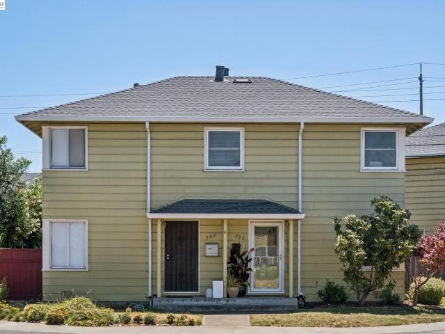 Townhouse for sale in Alameda, California
