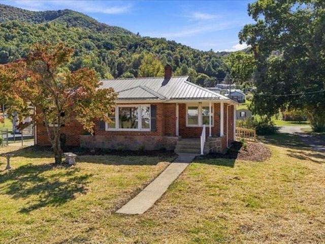 House for sale in Hampton, East Tennessee