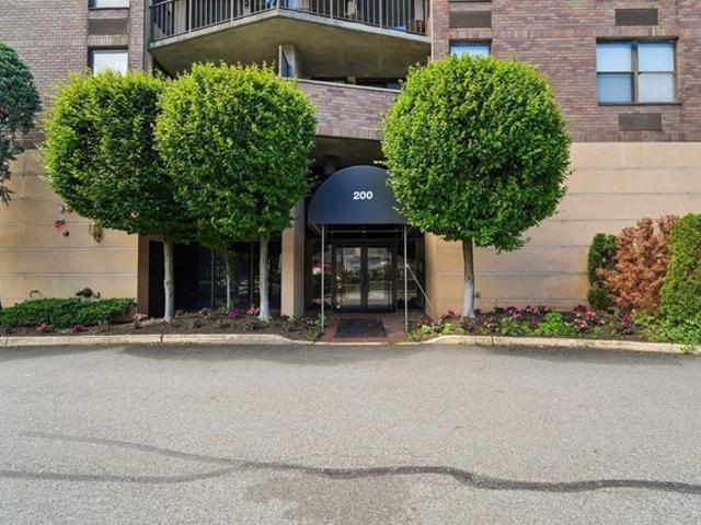 Condo for sale in Cliffside Park, New Jersey