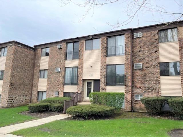 Condo for sale in Glendale Heights, Illinois