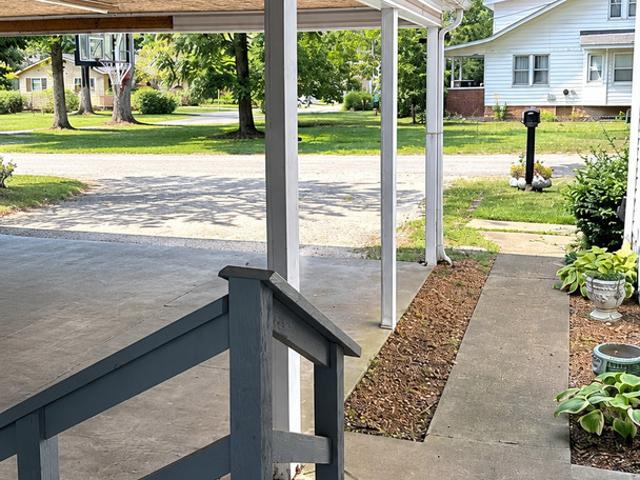 House for sale in Benton, Franklin County