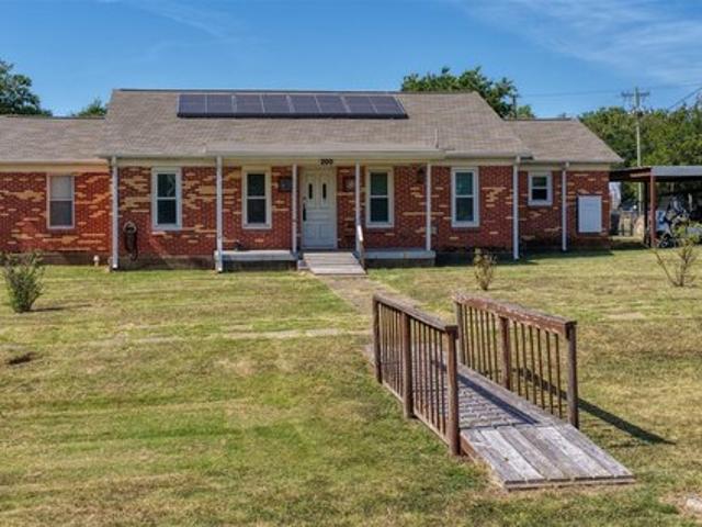 House for sale in Ellis, Texas