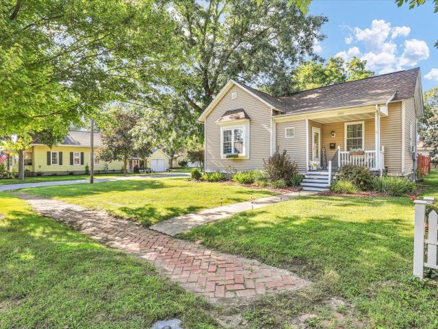 House for sale in Douglas, Illinois
