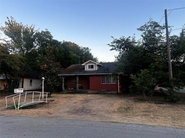 House for sale in Ellis, Texas