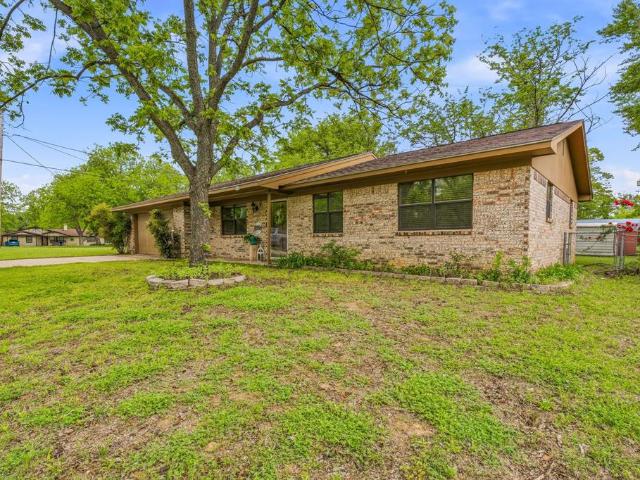 House for sale in De Leon, Texas