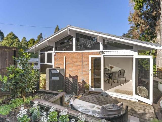 House for sale in Oratia