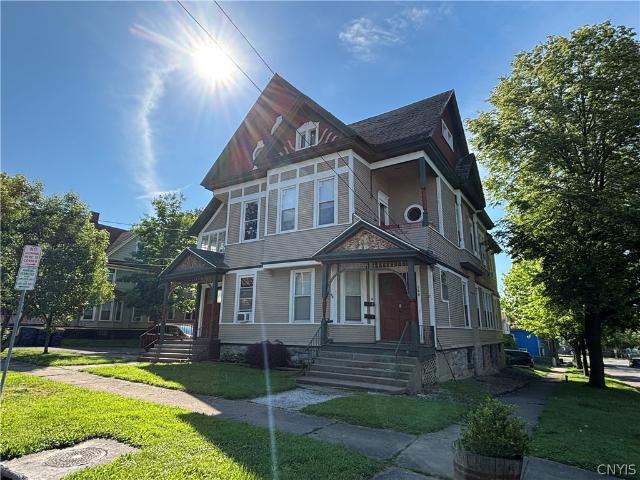 House for sale in Syracuse, New York