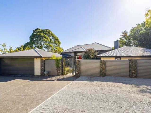 House for sale in Chaslands, Canterbury