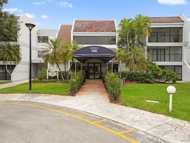 Condo for sale in Weston, Florida