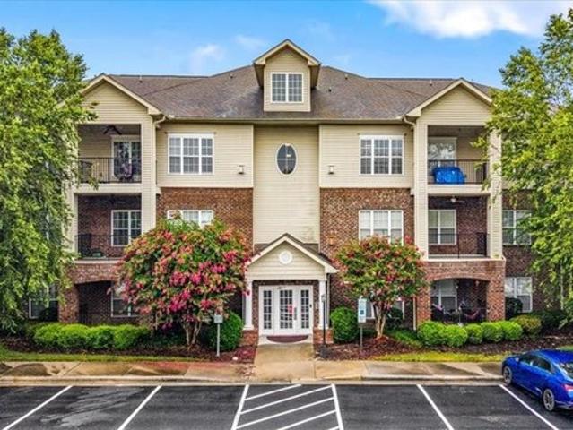 Condo for sale in Guilford, North Carolina