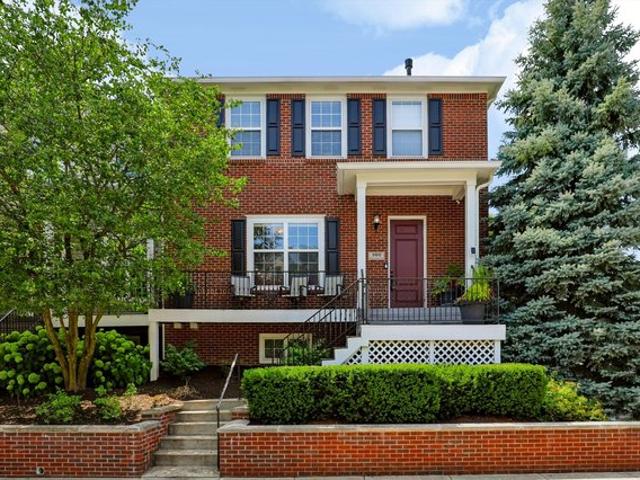 Condo for sale in Zionsville, Indiana