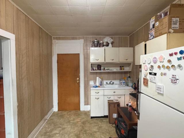 House for sale in Abingdon, Illinois