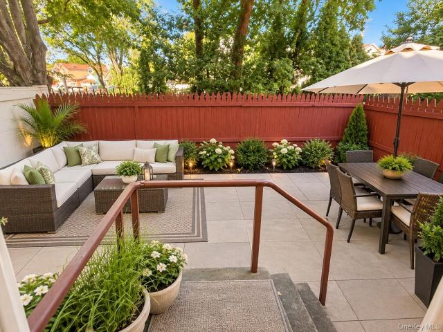 Condo for sale in The Bronx, Arverne