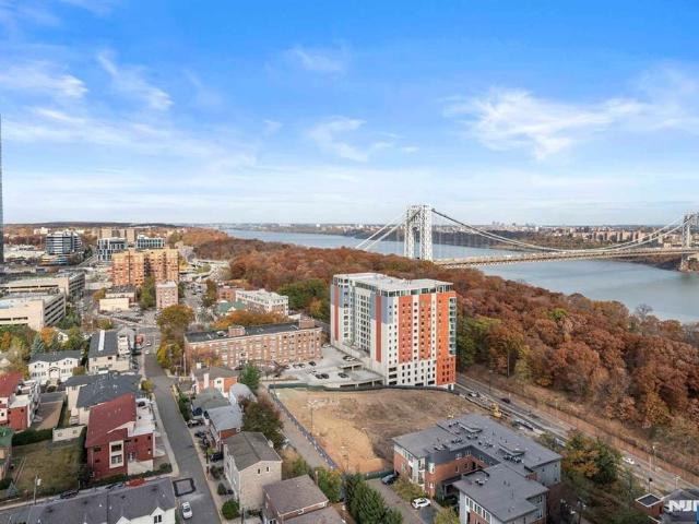 Condo for sale in Fort Lee, New Jersey
