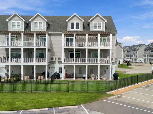 Townhouse for sale in Morehead City, Carteret County