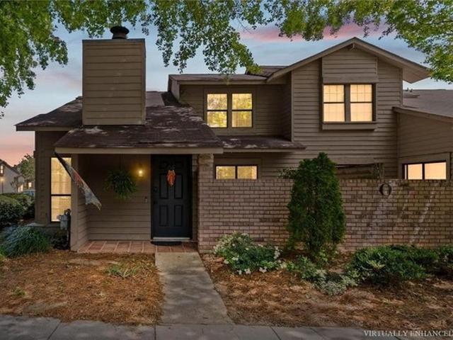 Townhouse for sale in Daphne, Alabama