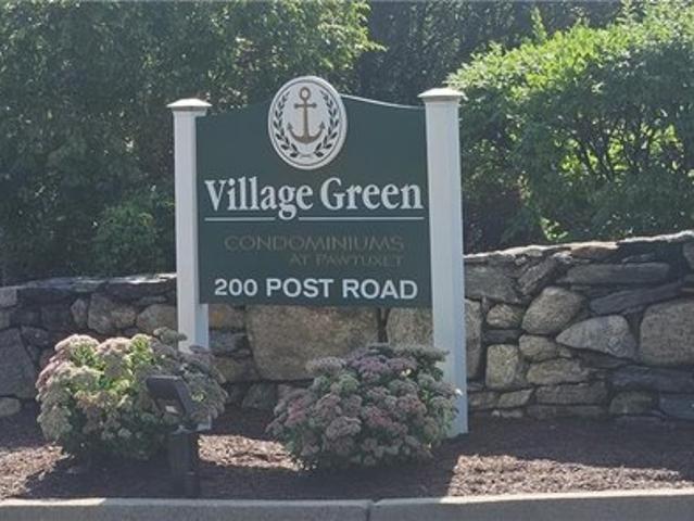 Townhouse for sale in Warwick, Rhode Island