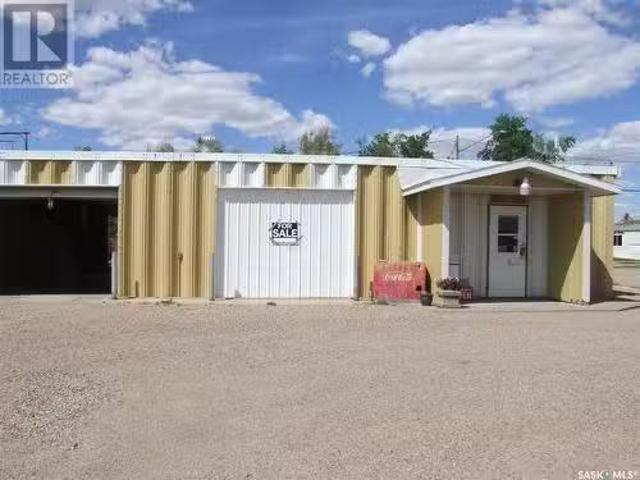 House for sale in Fox Valley, Saskatchewan