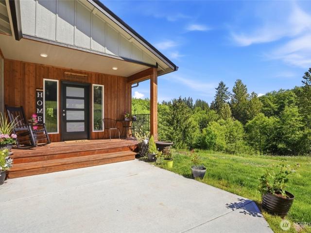 House for sale in Castle Rock, Washington