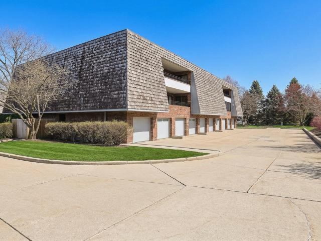 Condo for sale in Libertyville, Illinois