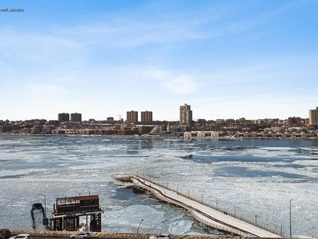 Condo for sale in Arverne, New York