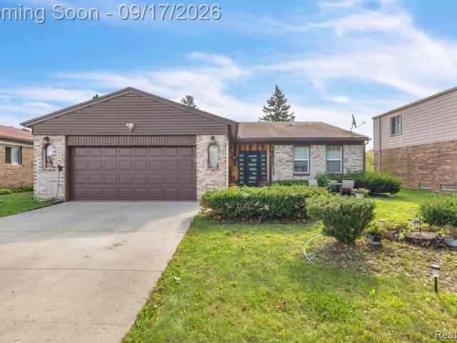 House for sale in Dearborn Manor, Dearborn Heights