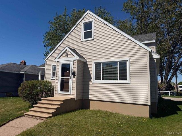 House for sale in Escanaba, Michigan