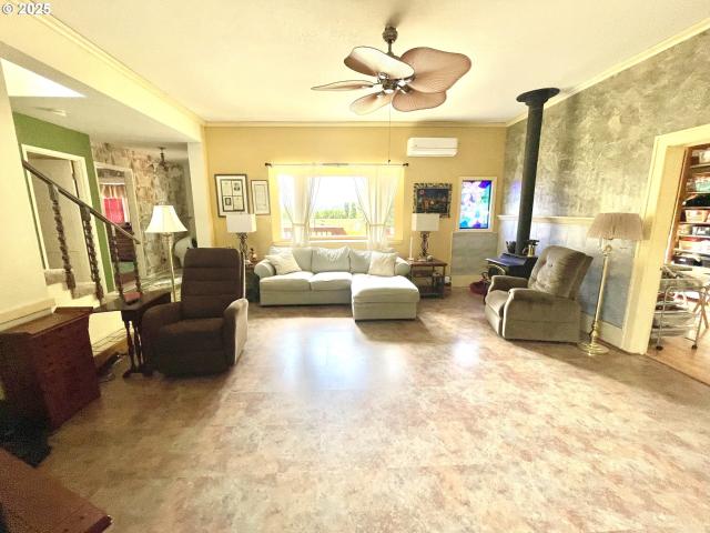 House for sale in Coquille