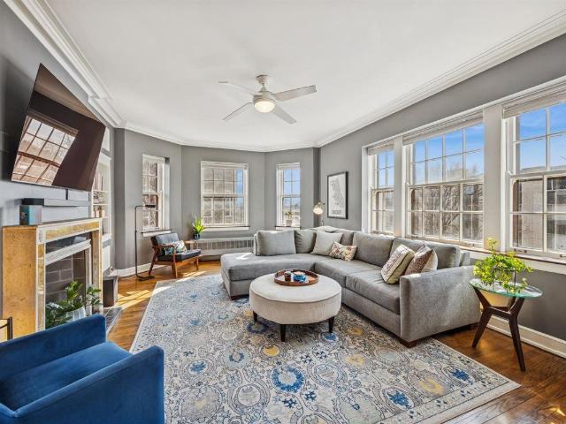 Condo for sale in Oak Park, Illinois