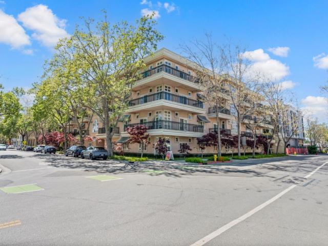 Condo for sale in Palo Alto, California