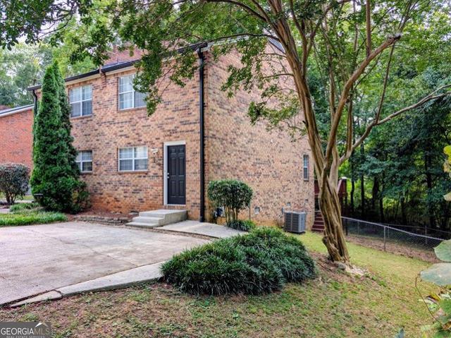 Townhouse for sale in Davis Estates, Athens